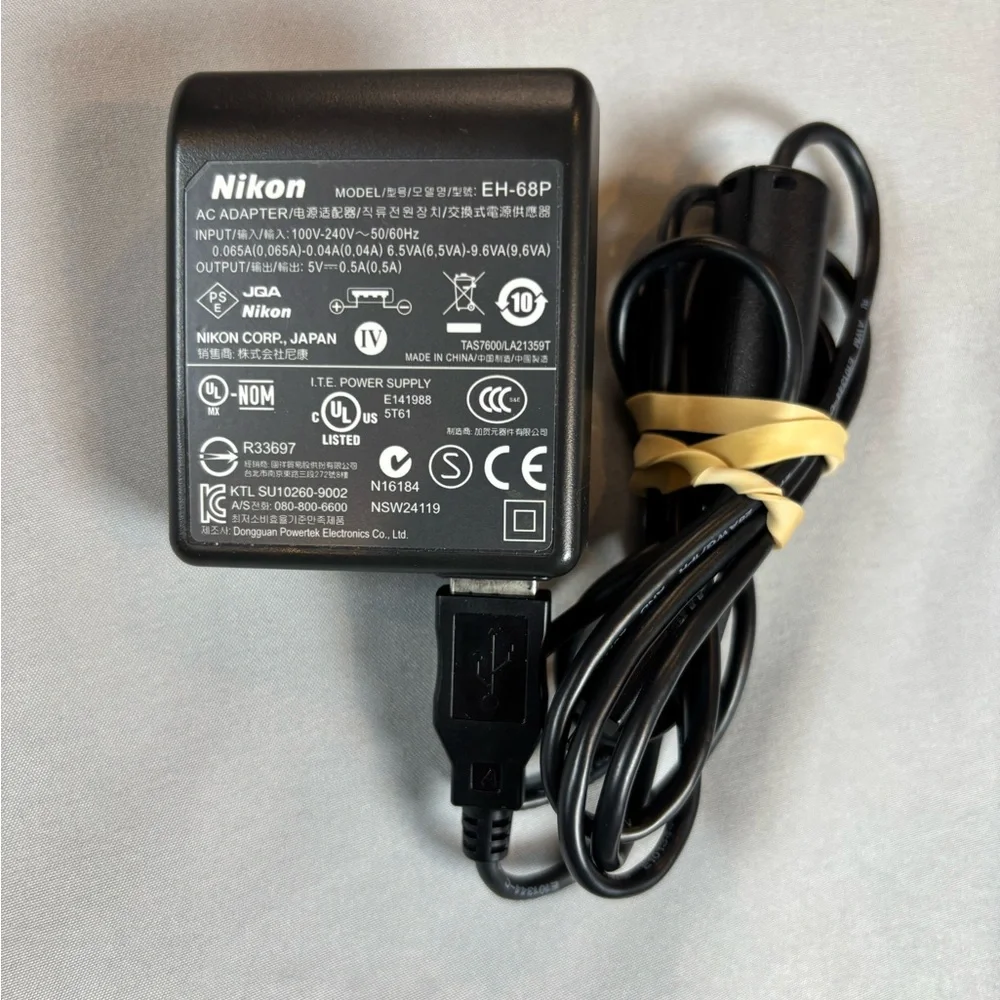 Nikon Coolpix S3000 12MP Digital Camera Purple Parts Only‎